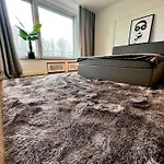 Spectecular Rhineview Fair Parking Luxury 12 Pers Apartment Dusseldorf