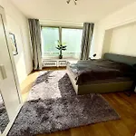 Spectecular Rhineview Fair Parking Luxury 12 Pers Apartment Dusseldorf
