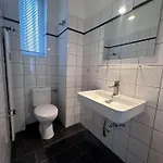 Apartment Spectecular Rhineview Fair Parking Luxury 12 Pers Dusseldorf