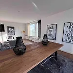 Spectecular Rhineview Fair Parking Luxury 12 Pers Apartment Dusseldorf