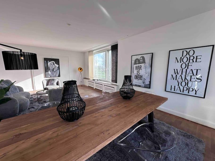 Spectecular Rhineview Fair Parking Luxury 12 Pers Apartment Düsseldorf